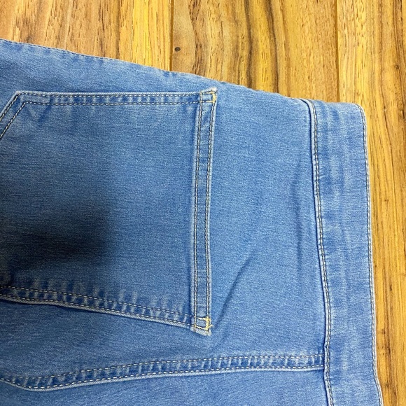 TOPSHOP Light-wash Skinny Jeans💎 - Picture 8 of 9